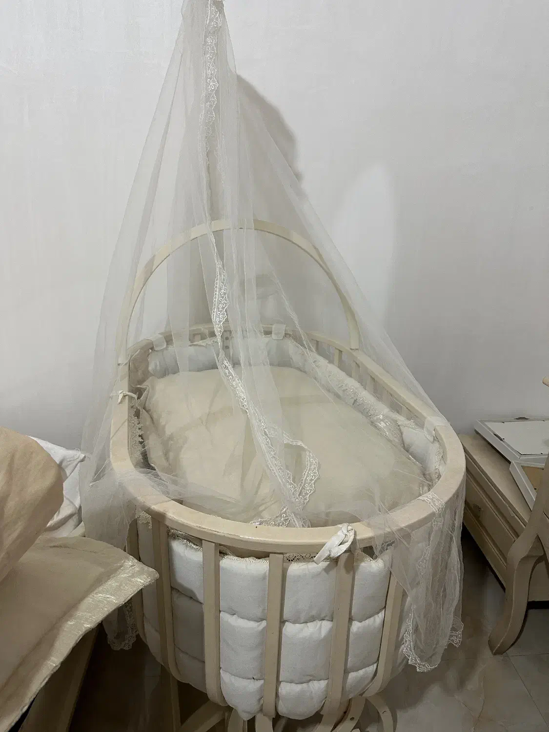 تخت و کمد|تخت و سرویس خواب|هشتگرد, هشتگرد قدیم|دیوار