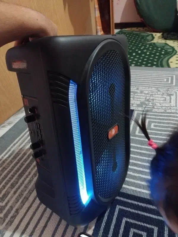 اسپیکر|پخش‌کننده همراه|اندیشه, اندیشه فاز ۱|دیوار