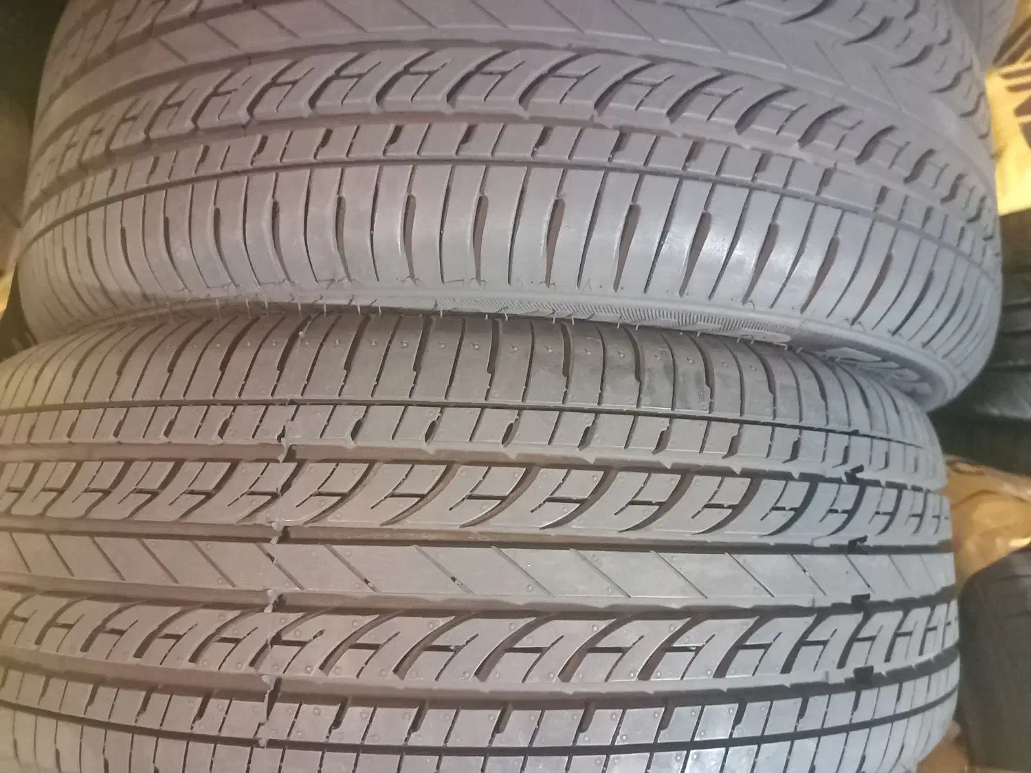 انواع لاستیک استوک در حد نو با نصب رایگان|قطعات یدکی و لوازم جانبی|اراک, |دیوار