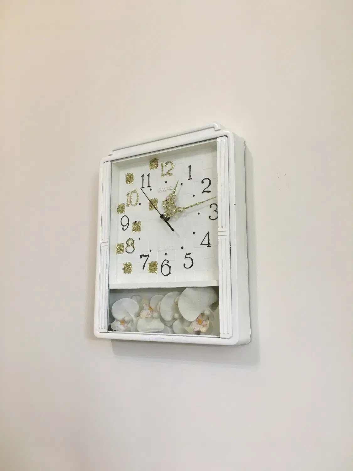 دو عدد ساعت دیواری قطر ۴۰سانت کم استفاده شده|ساعت دیواری و تزئینی|تهران, توحید|دیوار