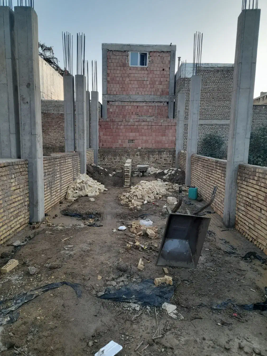 نیازمند نخاله ساختمانی|خدمات حمل و نقل|گنبد کاووس, |دیوار