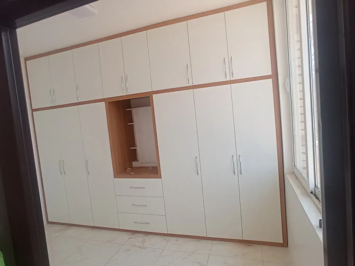 طراحی ساخت و اجرای انواع کابینت و کمد دیواری|جاکفشی، کمد، دراور|شهرکرد, |دیوار