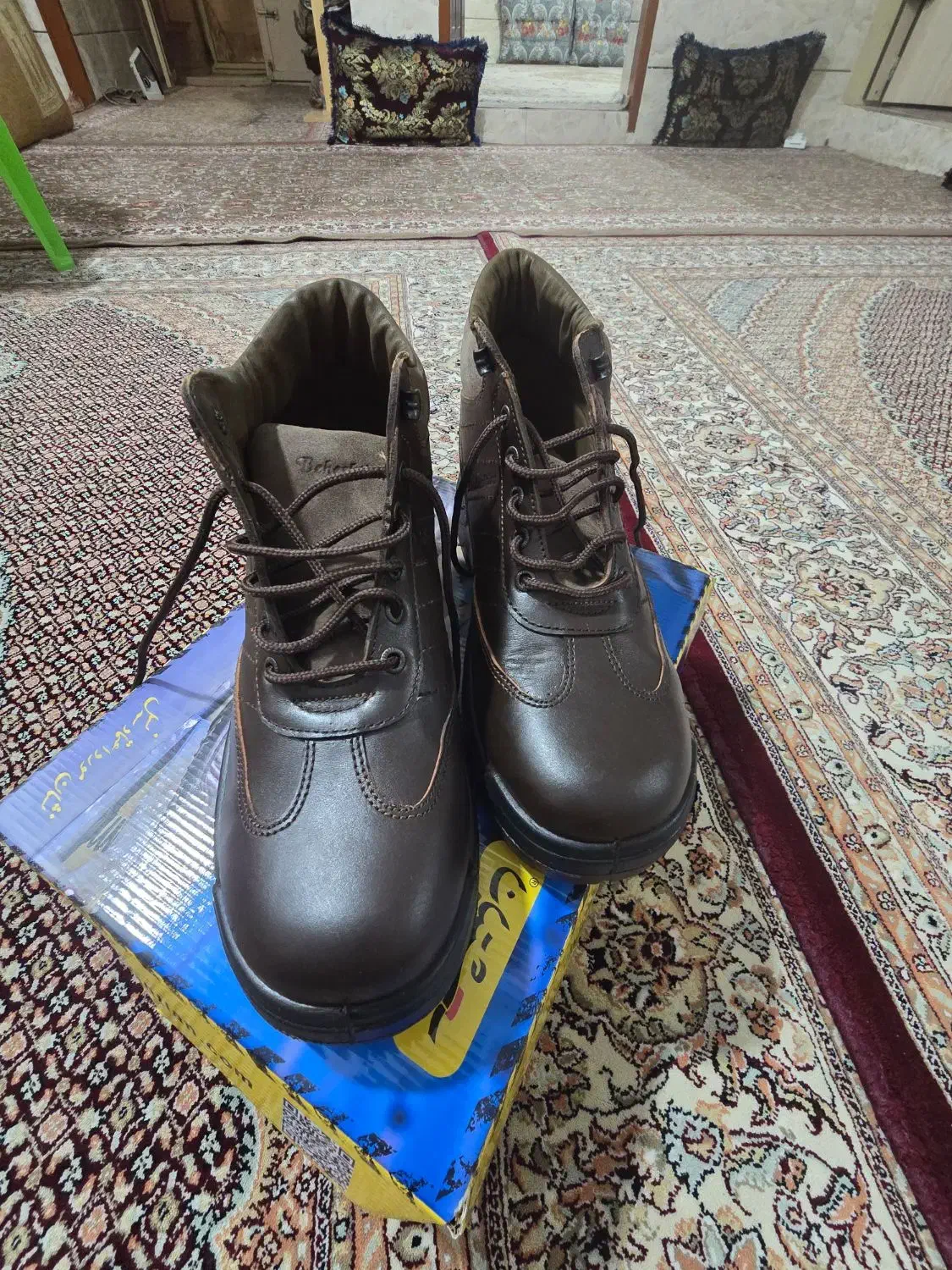 سایز ۴۳|کیف، کفش، کمربند|شبانکاره, |دیوار