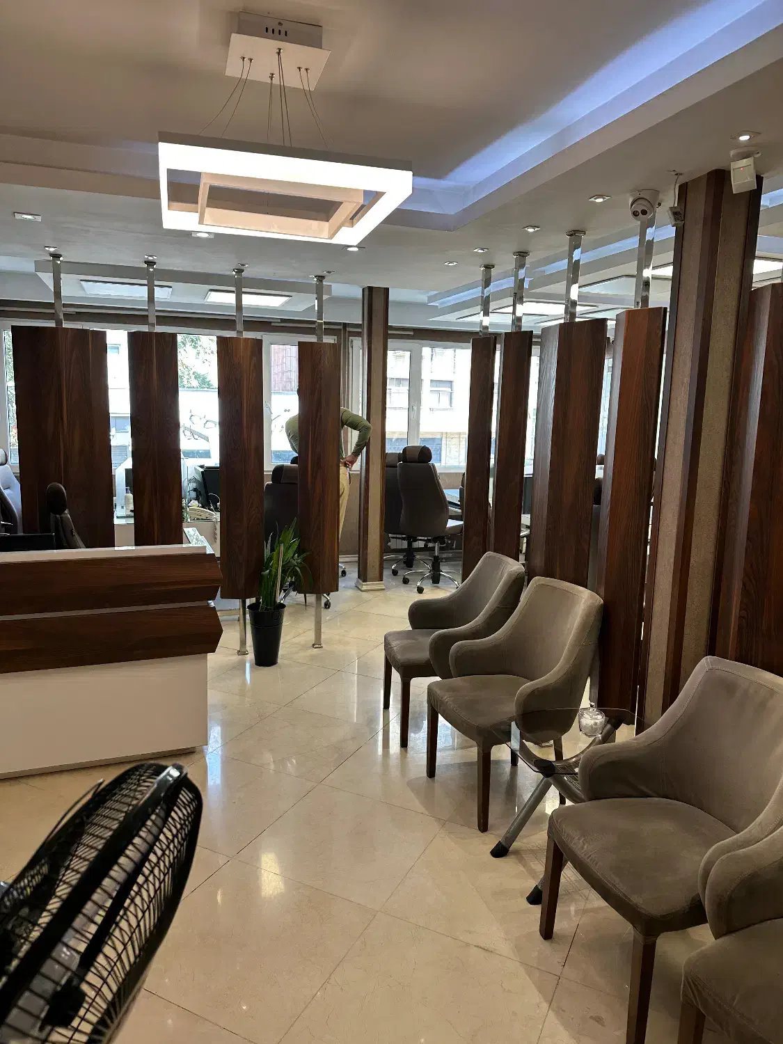 استخدام مشاوراملاک مبتدی خانم یا اقامحدوده سهروردی|استخدام بازاریابی و فروش|تهران, سهروردی|دیوار