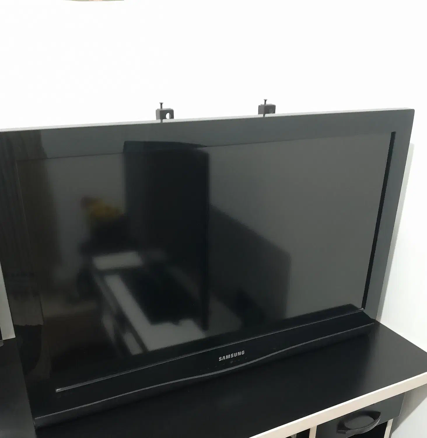 تلویزیون ۳۲ اینچ ال سی دی بدون کنترل|تلویزیون و پروژکتور|رشت, فلسطین|دیوار