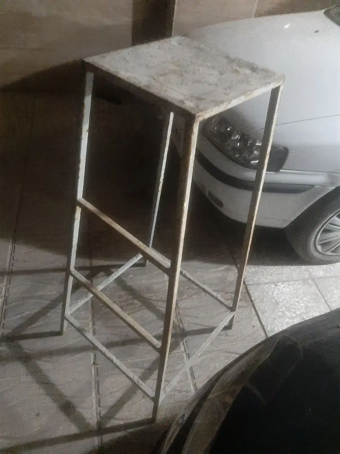 ۴پایه قوطی|صندلی و نیمکت|اراک, |دیوار