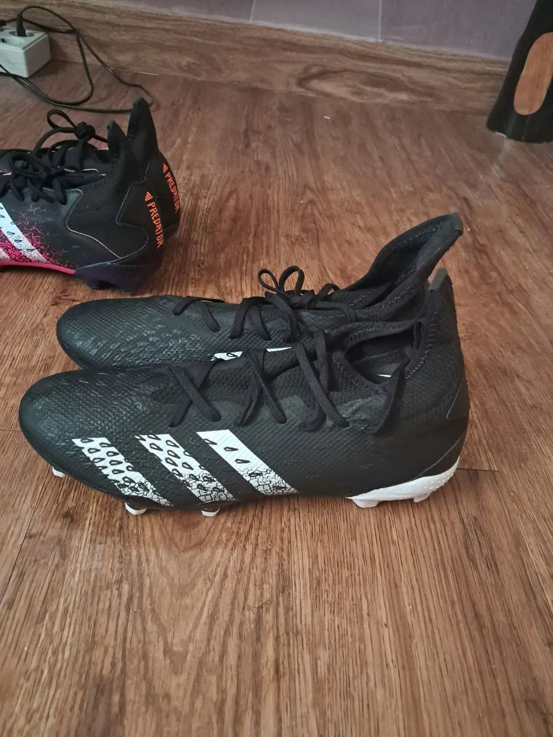 کفش فوتبال استوک دار سایز ۳۸ و ۴۲ پردیتور|کیف، کفش، کمربند|تهران, ستارخان|دیوار