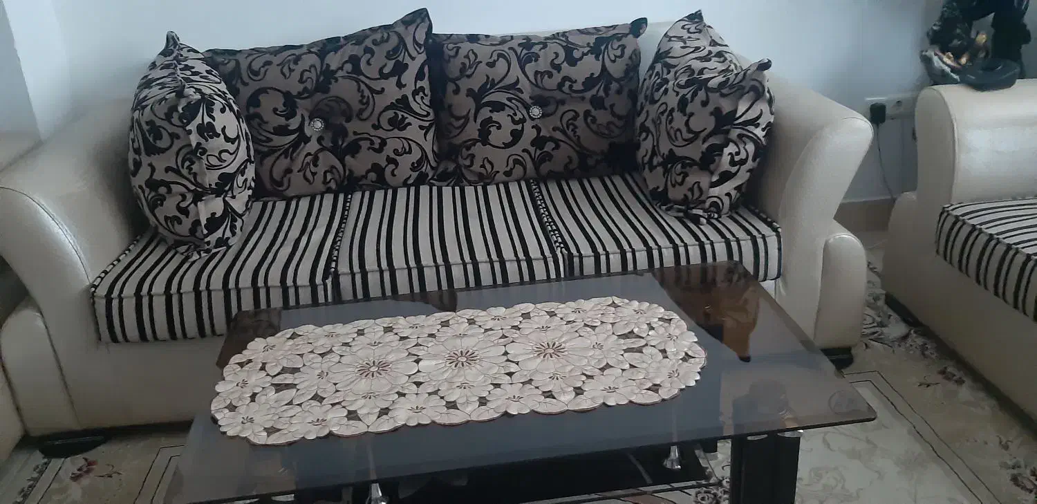 مبل ۷ نفره ،سالم ، تمیز و مرتب|مبلمان خانگی و میز عسلی|سنندج, |دیوار