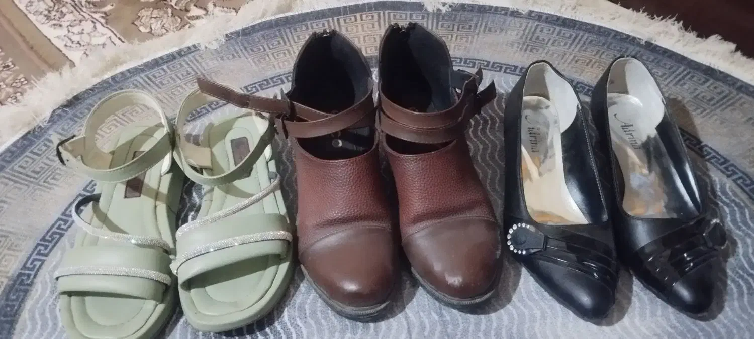 کفش|کیف، کفش، کمربند|کنگاور, |دیوار