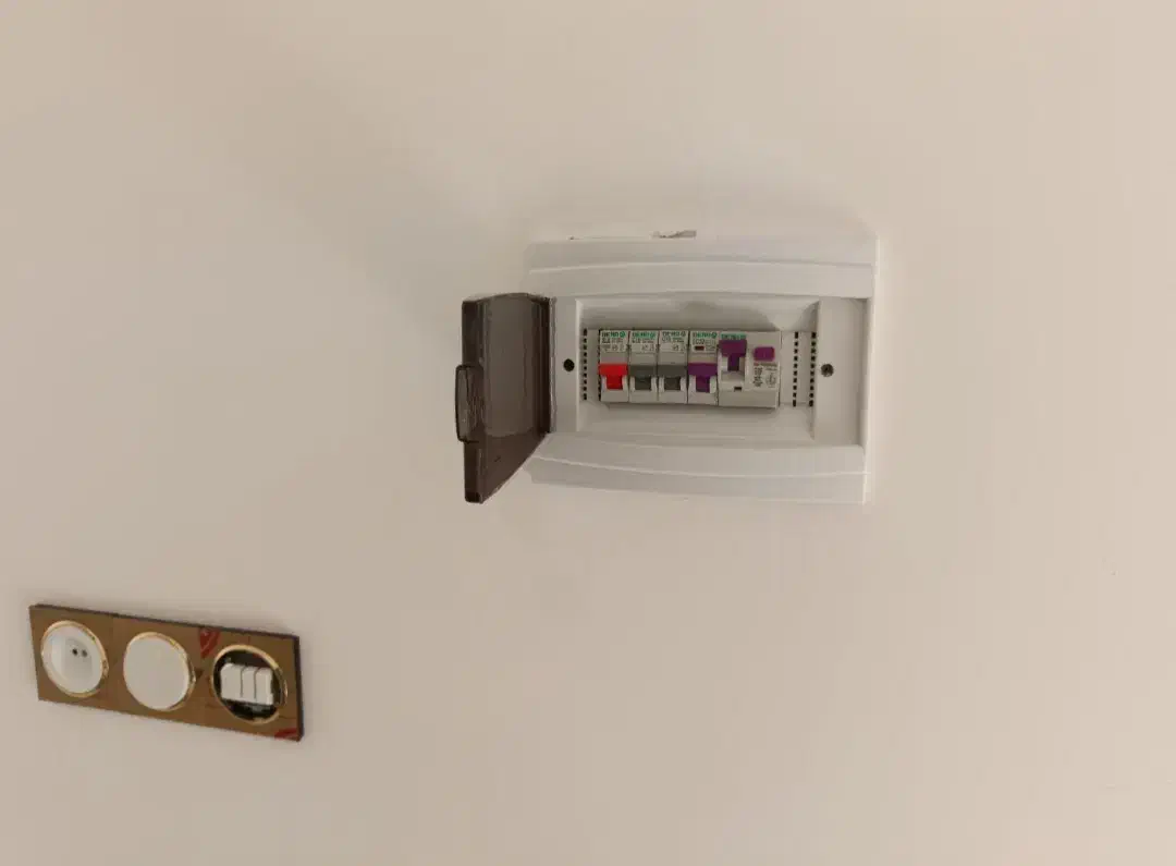 برقکار ساختمان و برق کار صنعتی|خدمات پیشه و مهارت|کرمان, |دیوار