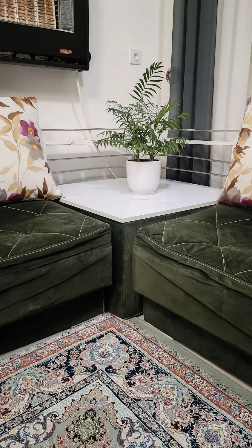 مبل ال کاملا سالم وتمیز|مبلمان خانگی و میز عسلی|رشت, معلولین|دیوار