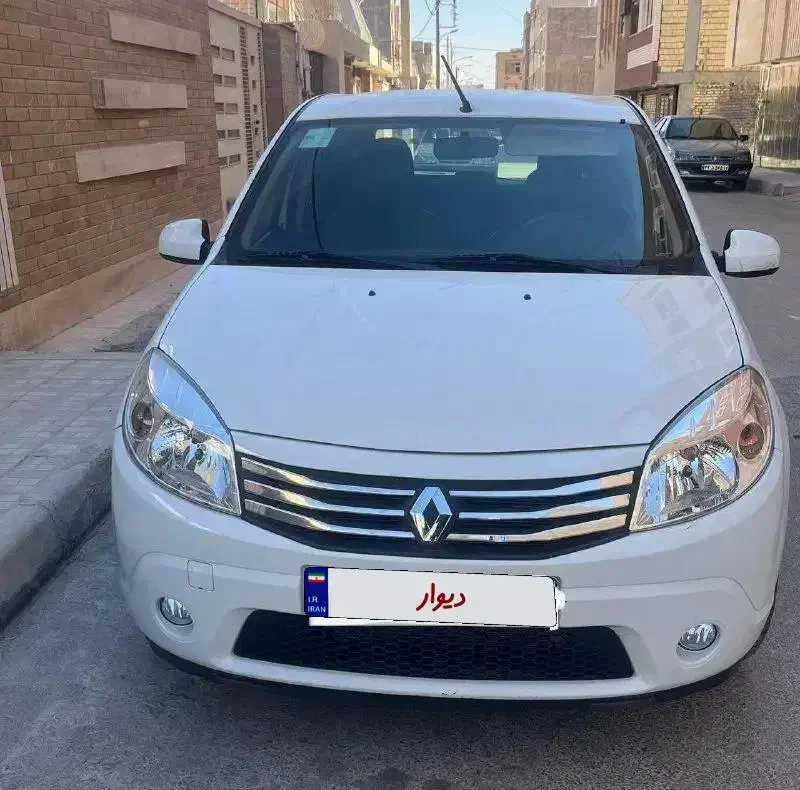 ماشین ساندرو دنده ای|خودرو سواری و وانت|خمینیشهر, |دیوار