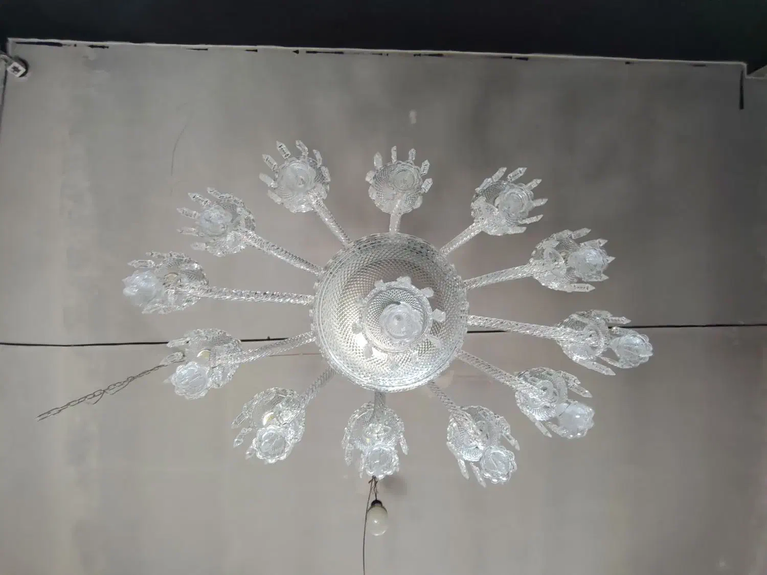 لوستر لاینر ۱۲ شاخه باکارات بلوری|لوستر و چراغ آویز|تهران, بهارستان|دیوار