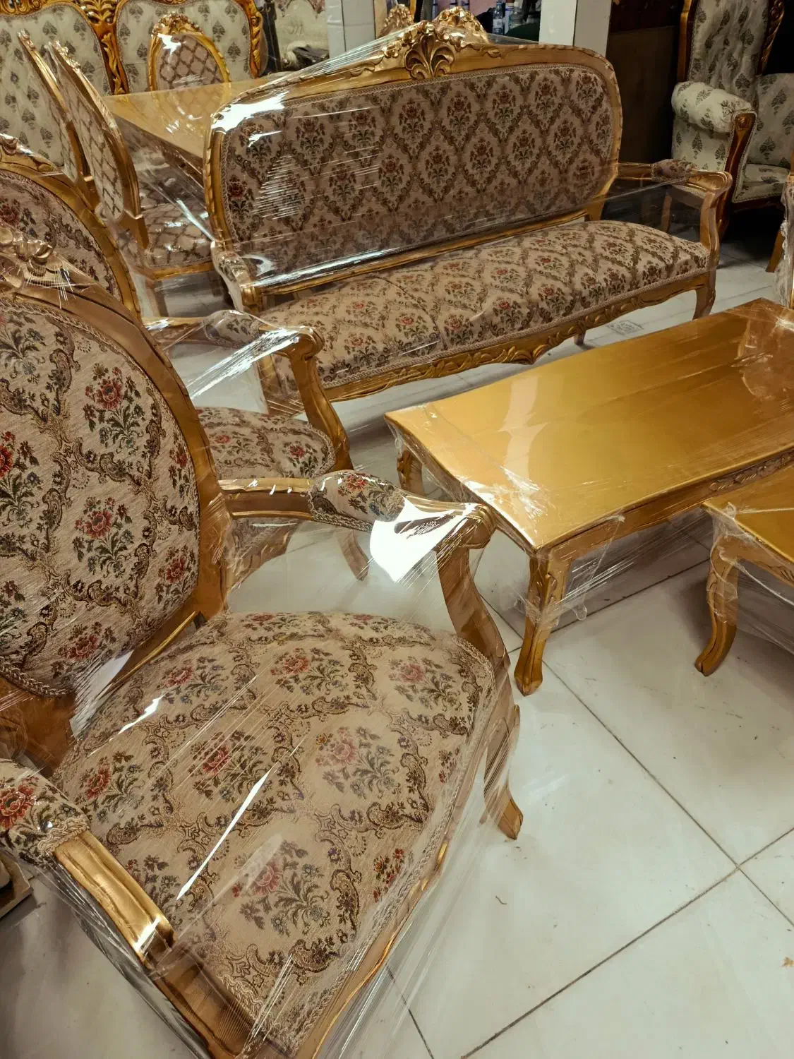 مبلمان فرانسوی 7نفره با میز غذاخوری ۶نفره میز عسلی|مبلمان خانگی و میز عسلی|قزوین, |دیوار