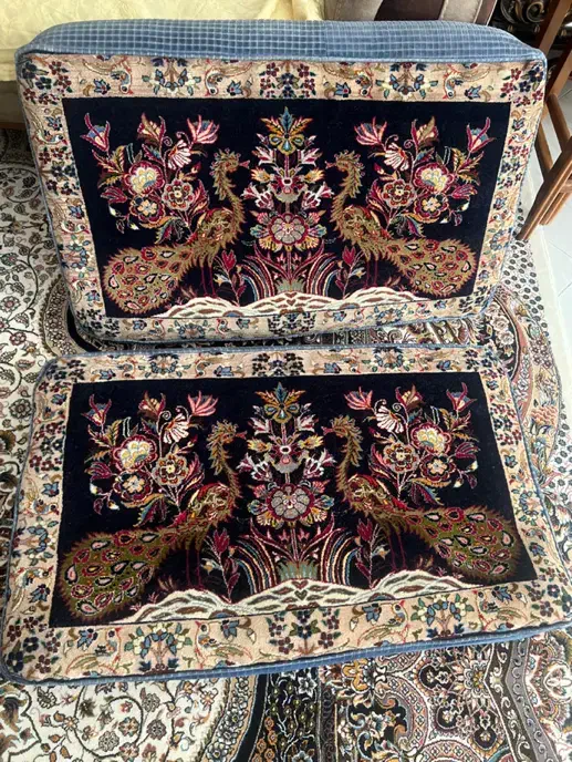 یک جفت پشتی دست باف طرح طاووس|پشتی|اصفهان, برازنده|دیوار