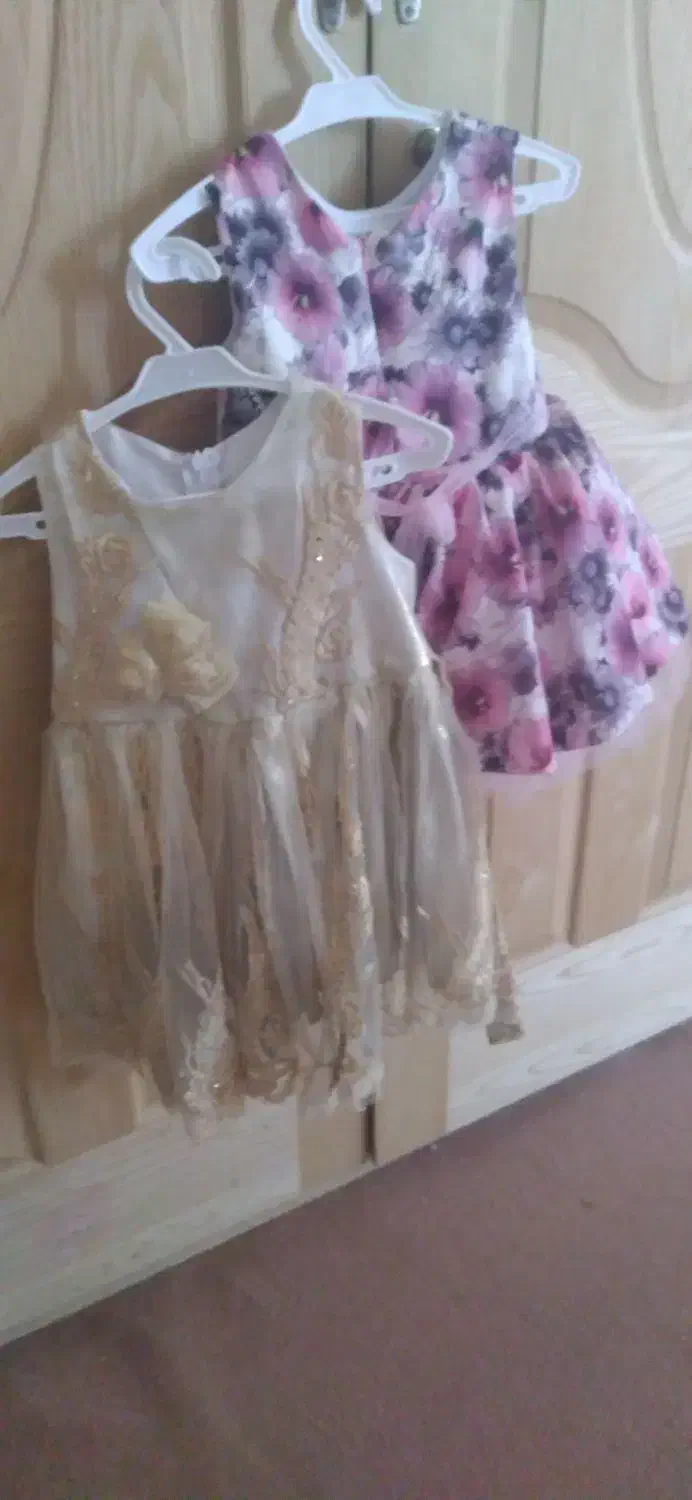 لباس دخترانه مجلسی هر دو قیمتش ۴۰۰ هزار|کفش و لباس بچه|سنقر, |دیوار