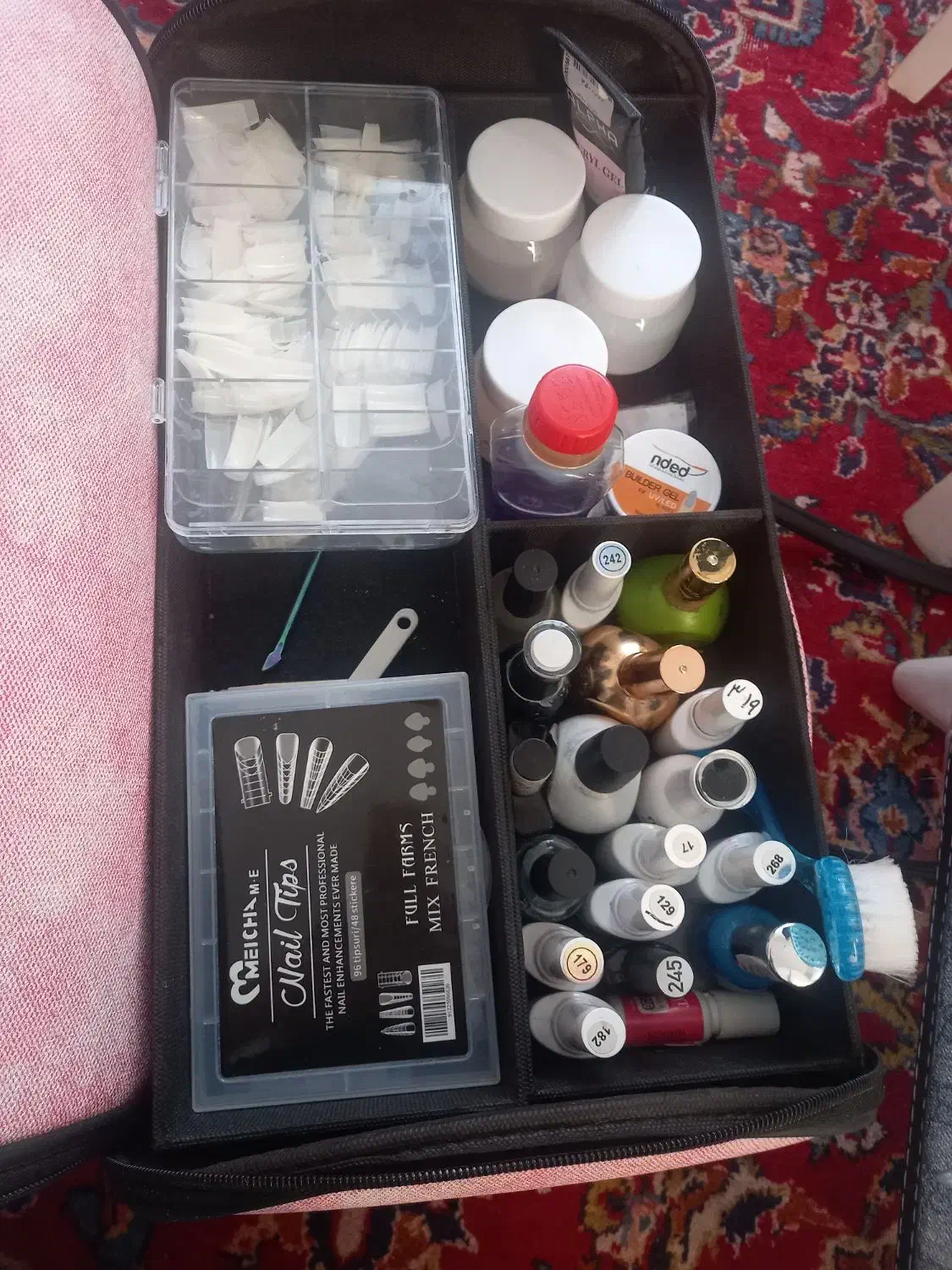 لوازم کاشت ناخن|آرایشگاه و سالن‌های زیبایی|سهند, |دیوار