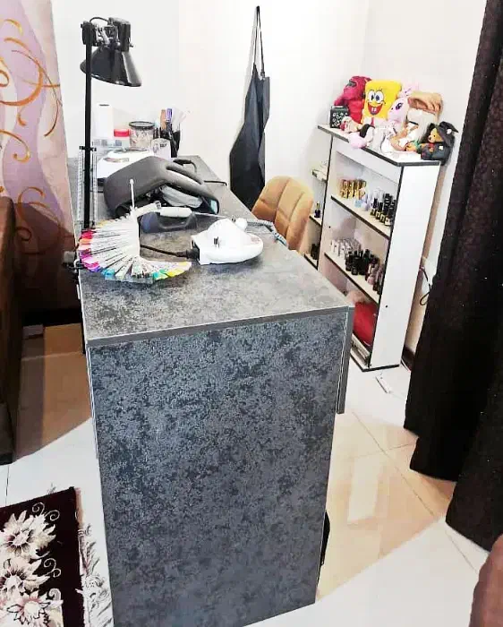 میز و لوازم کاشن ناخن کامل درحداکبند زیرقیمت|آرایشگاه و سالن‌های زیبایی|شاهین‌شهر, شهرک ردانی پور|دیوار