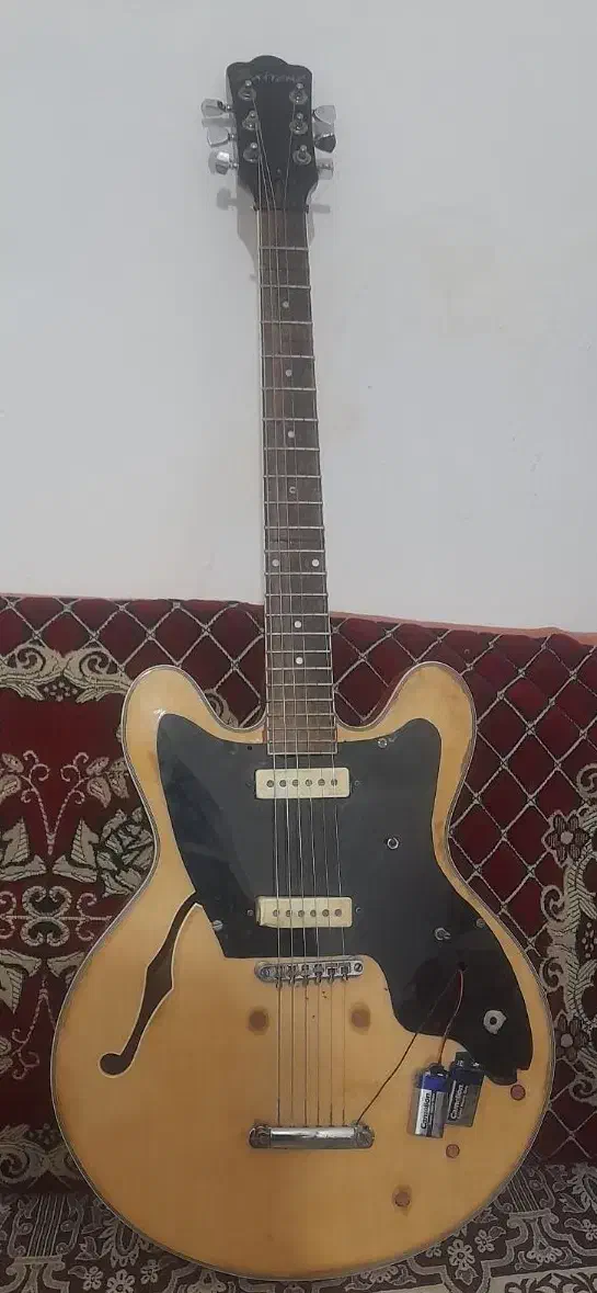 گیتار برقی بدون عیب و ایراد|گیتار، بیس، امپلیفایر|اردبیل, |دیوار