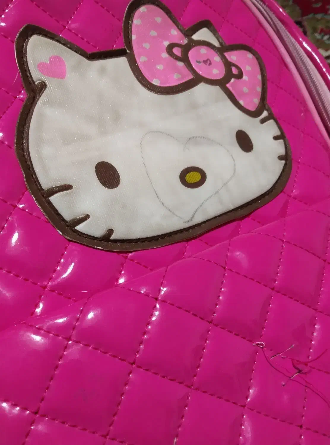 کیف مدرسه دخترانه|کیف، کفش، کمربند|صدرا-فارس, فاز ۱|دیوار