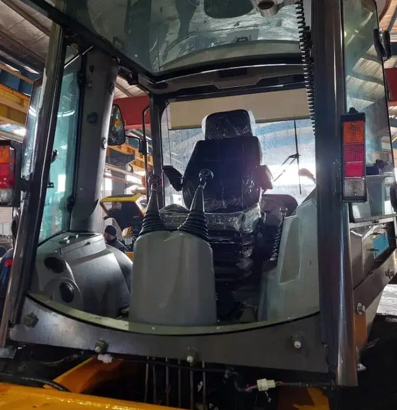 بیل بکهو|خدمات حمل و نقل|صدرا-فارس, فاز ۱|دیوار