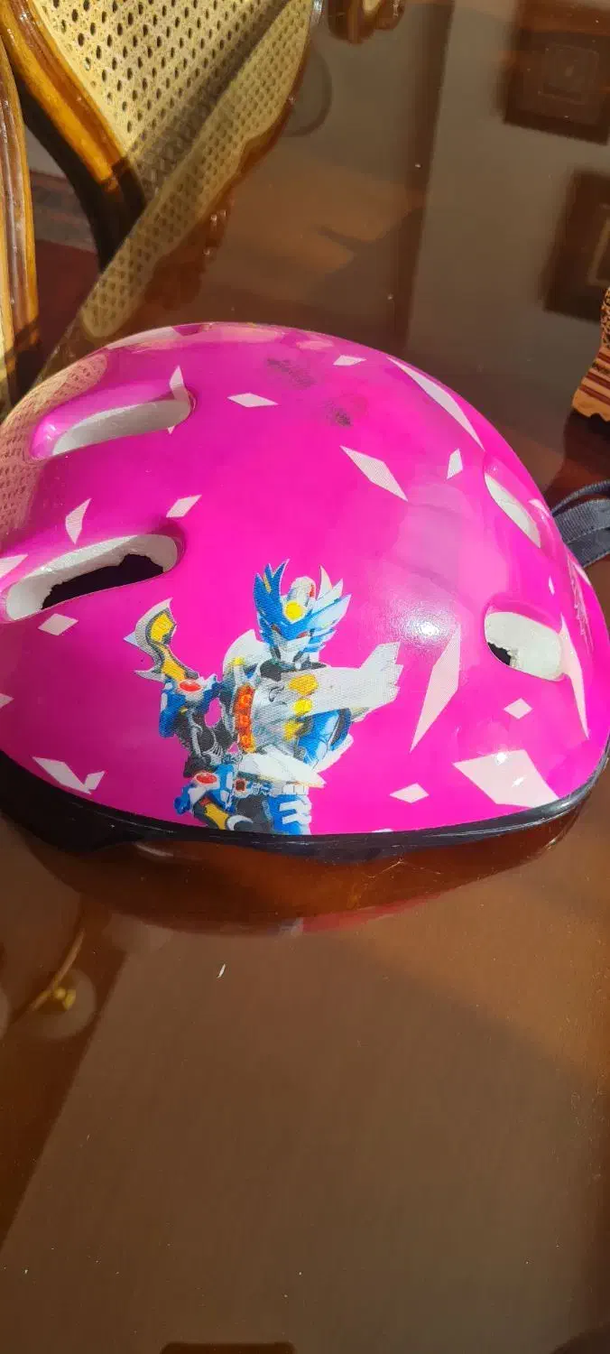 کلاه اسکیت و دوچرخه|دوچرخه، اسکیت، اسکوتر|پرند, فاز ۴|دیوار