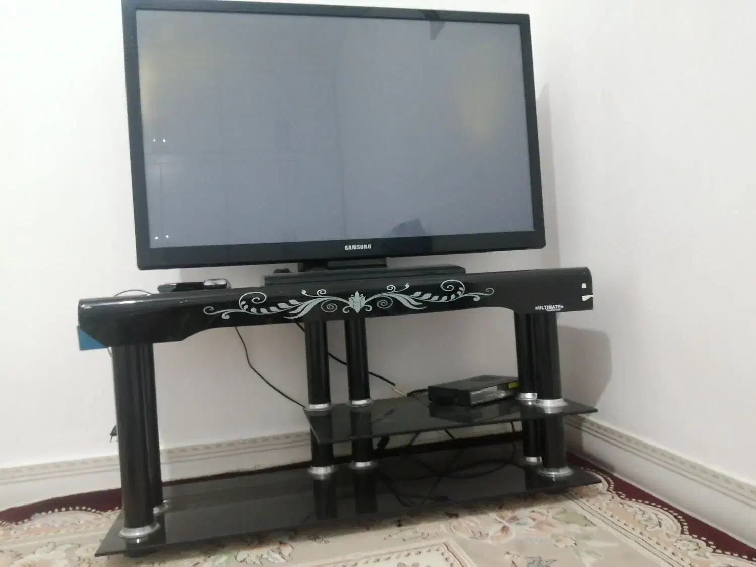 تلویزیون 43اینچ سامسونگ با میز|تلویزیون و پروژکتور|نورآباد ممسنی, |دیوار