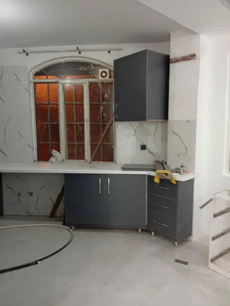 ۷۰متر/طبقه‌همکف باپارکینگ/فول‌بازسازی/چهارباغ‌غربی