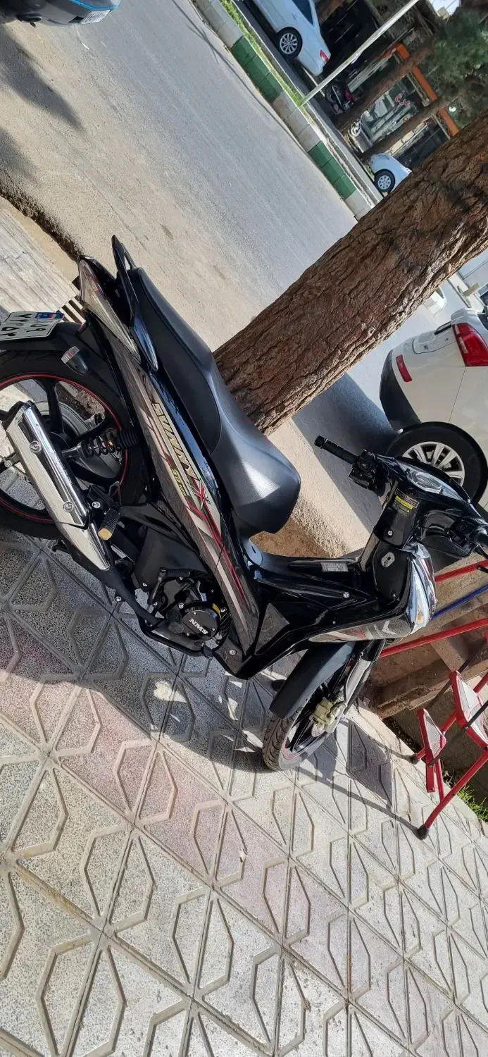 موتور بی کلاج ۴۰۳|موتورسیکلت|تربت جام, بیست متری منبع آب|دیوار