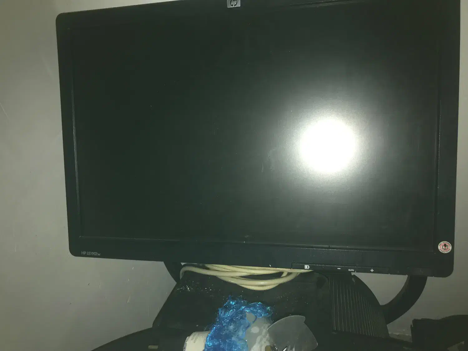 مانیتور۱۹ hp|قطعات و لوازم جانبی رایانه|سیاهکل, |دیوار