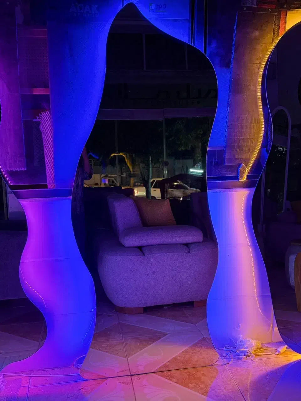 آینه لاوین|آینه|ایلام, |دیوار