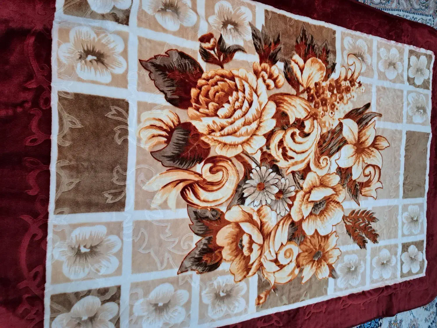 پتو یکنفره ضخیم|رختخواب، بالش، پتو|رشت, حسین آباد|دیوار