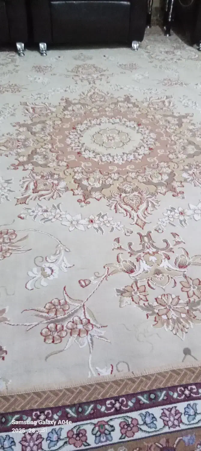 سلام خدمت دوستان دو تخت فرش 12 متری|فرش|گرمسار, |دیوار