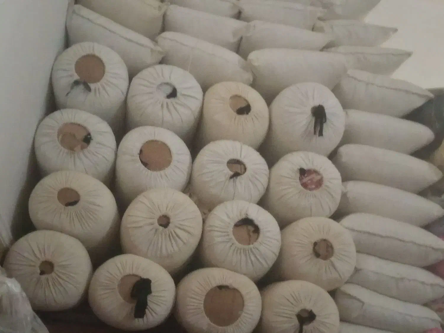 بالش|رختخواب، بالش، پتو|دهدشت, |دیوار