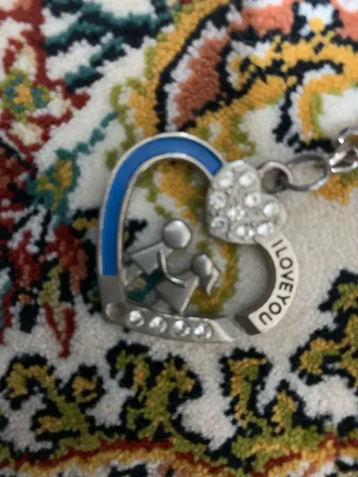 فلاش ۴گیگ پیدا شده|اشیا|سنندج, |دیوار