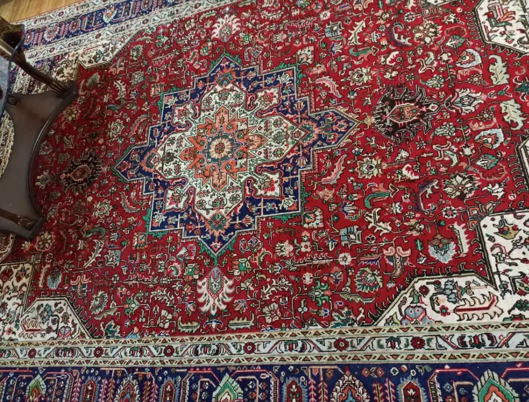 ۲ تا فرش دستبافت و ۲ ماشینی|فرش|گنبد کاووس, |دیوار