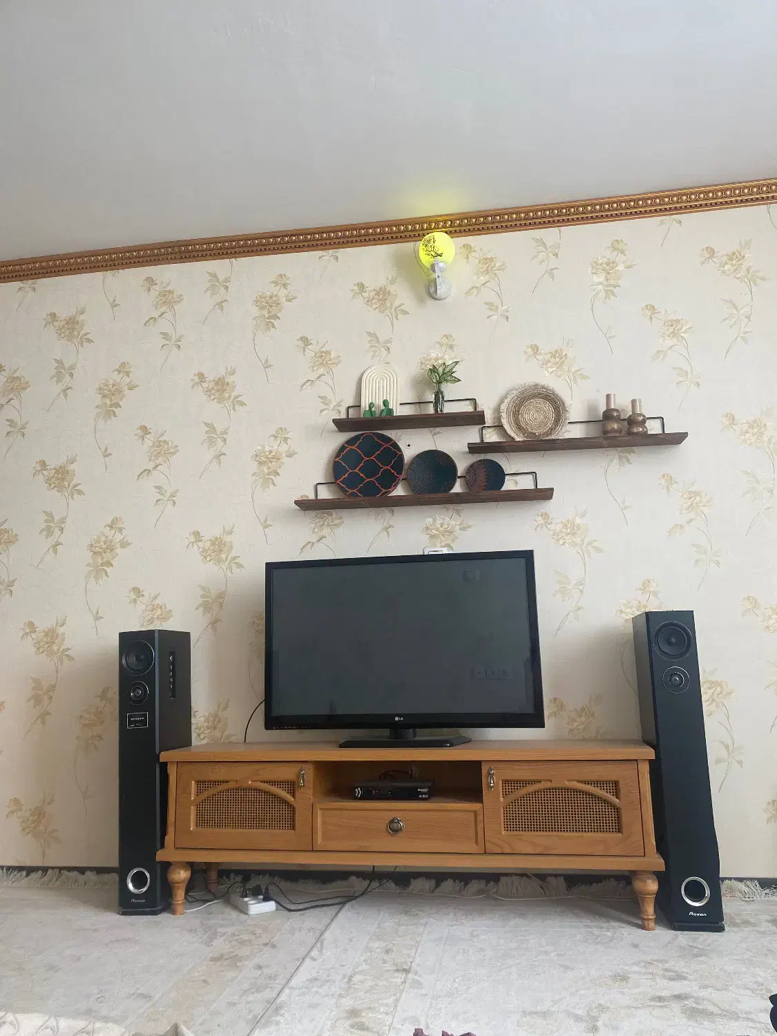 تلوزیون و باند|تلویزیون و پروژکتور|قوچان, |دیوار