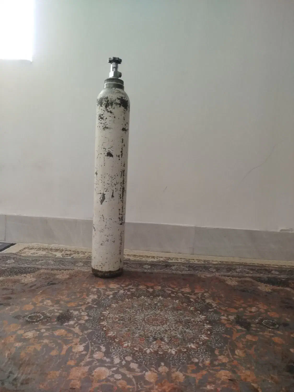 کپسول اکسیژن|پزشکی|کنگاور, |دیوار