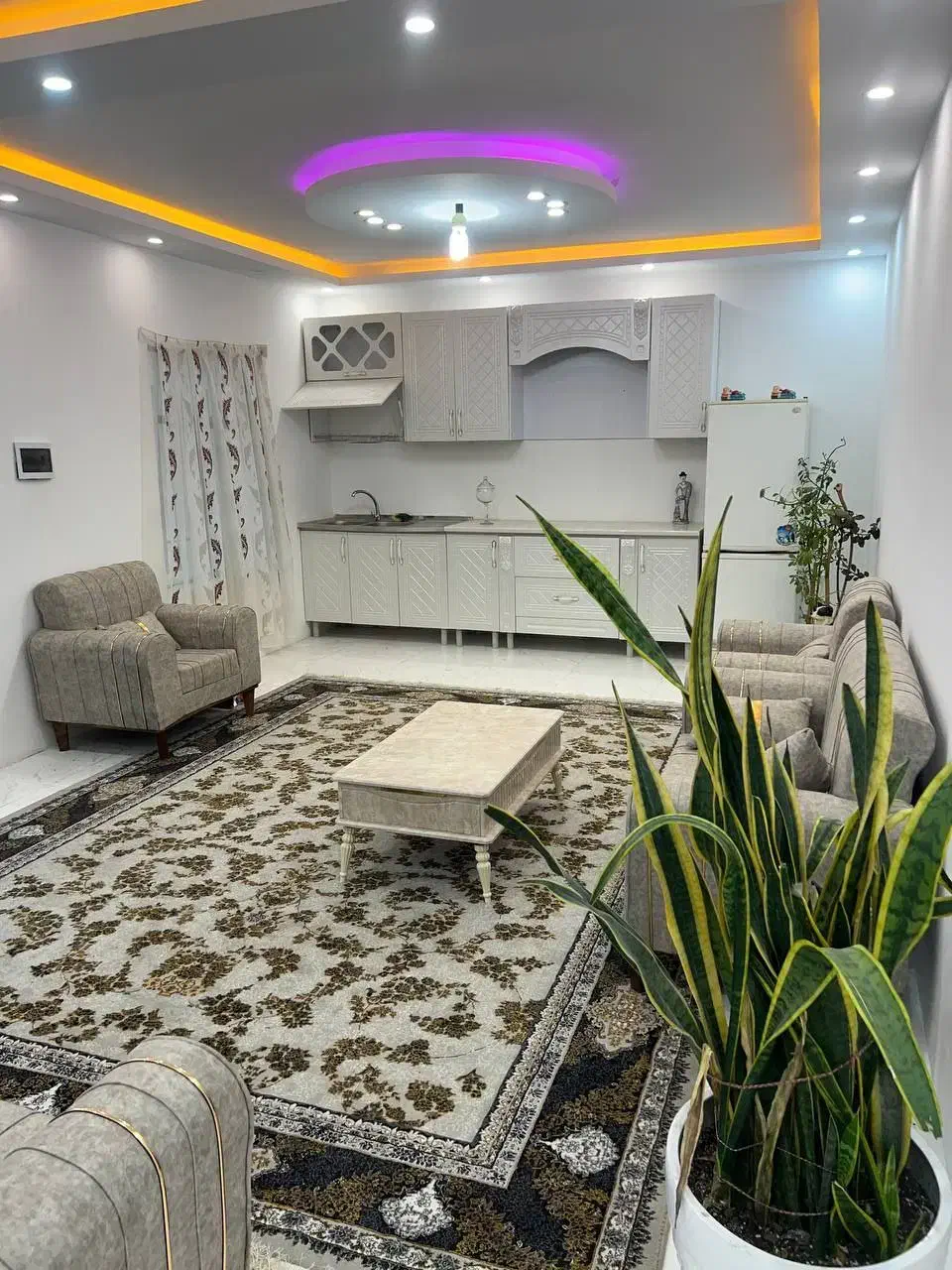 ویلا لوکس ۳۰۰متر/استخردار /مبله قشلاق جیتو|فروش خانه و ویلا|قرچک, قشلاق جیتو|دیوار