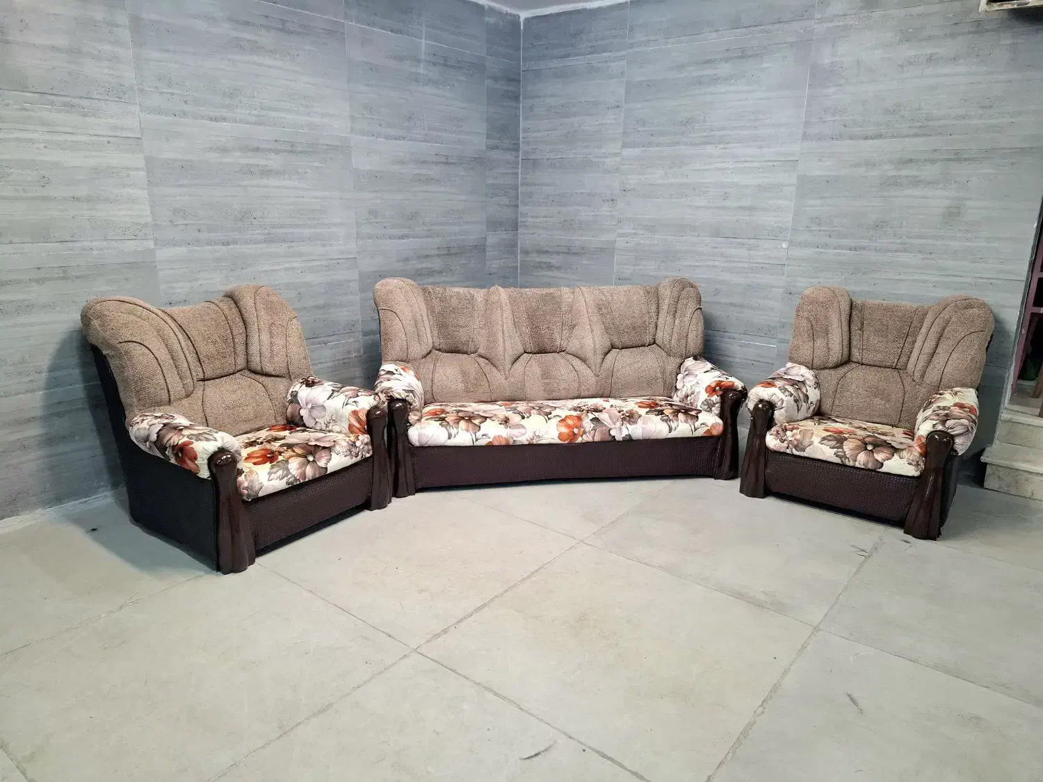 مبل نیم ست دست دوم تمیز|مبلمان اداری|اصفهان, جلالیه|دیوار