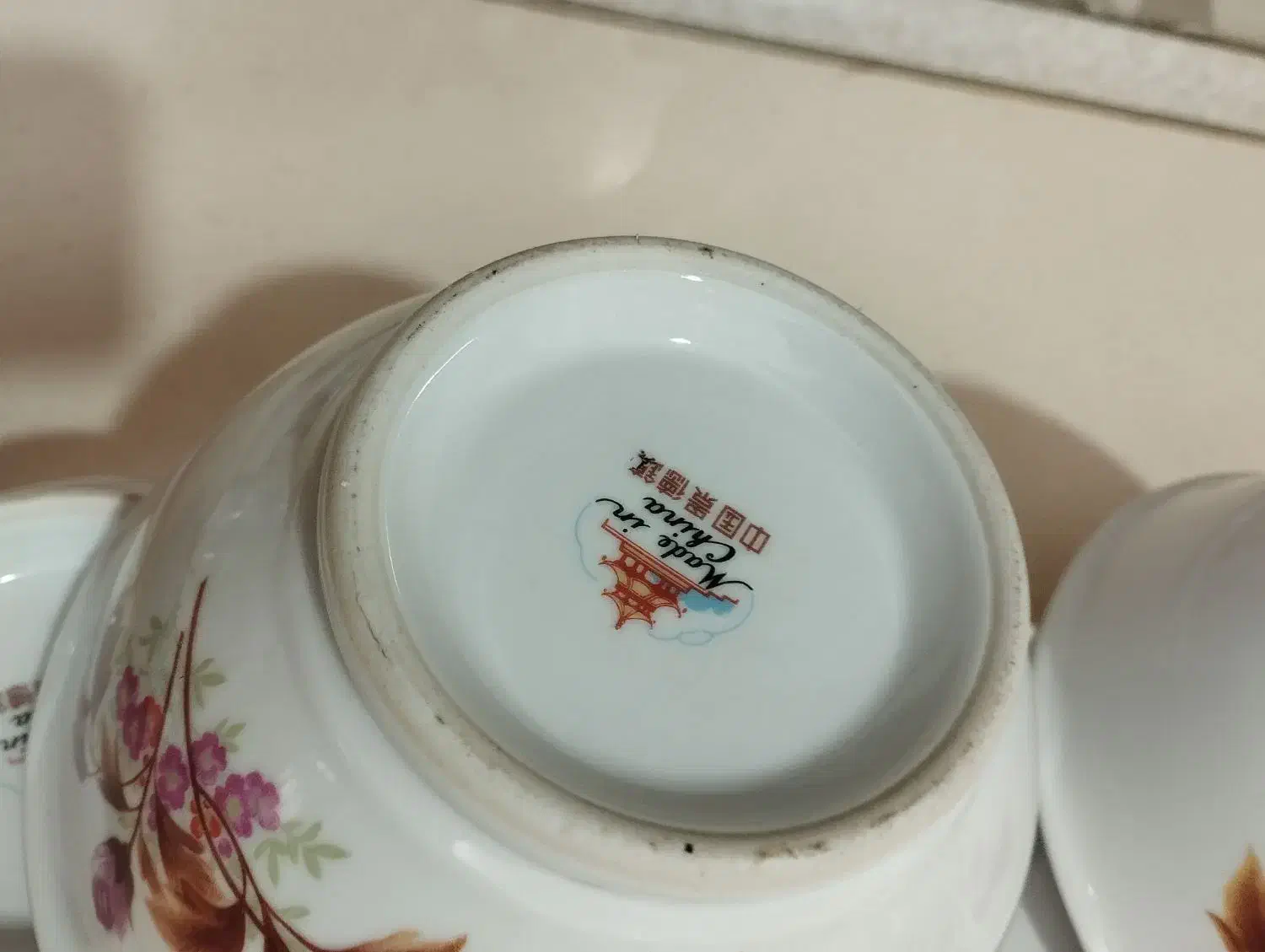 کاسه آبگوشت خوری گل حنایی قدیمی|ظروف سرو و پذیرایی|قم, باجک یک|دیوار