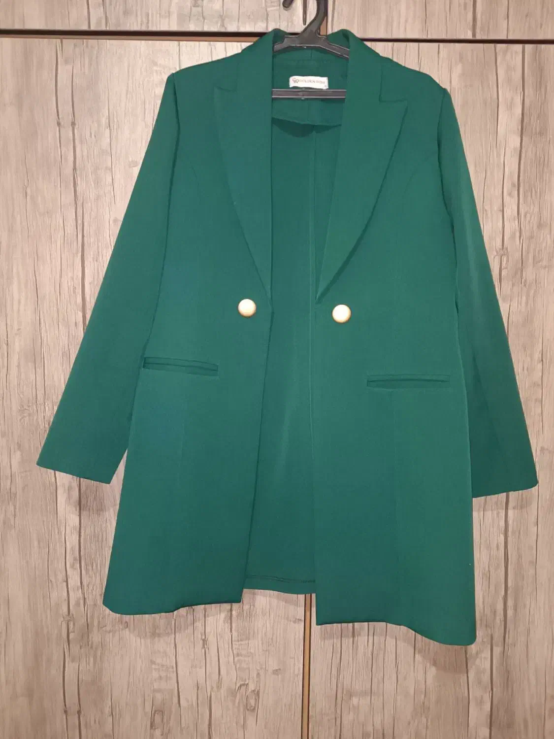 مانتو کتی|لباس|میانه, |دیوار