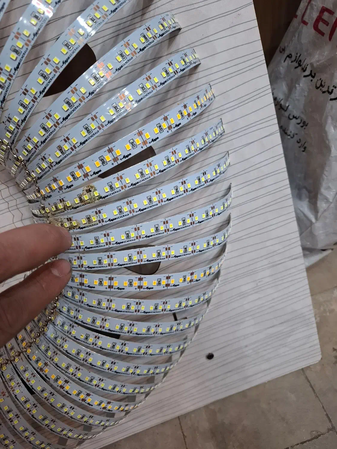 تکنسین برق به همراه آموزش|استخدام صنعتی، فنی، مهندسی|ری, سرتخت|دیوار