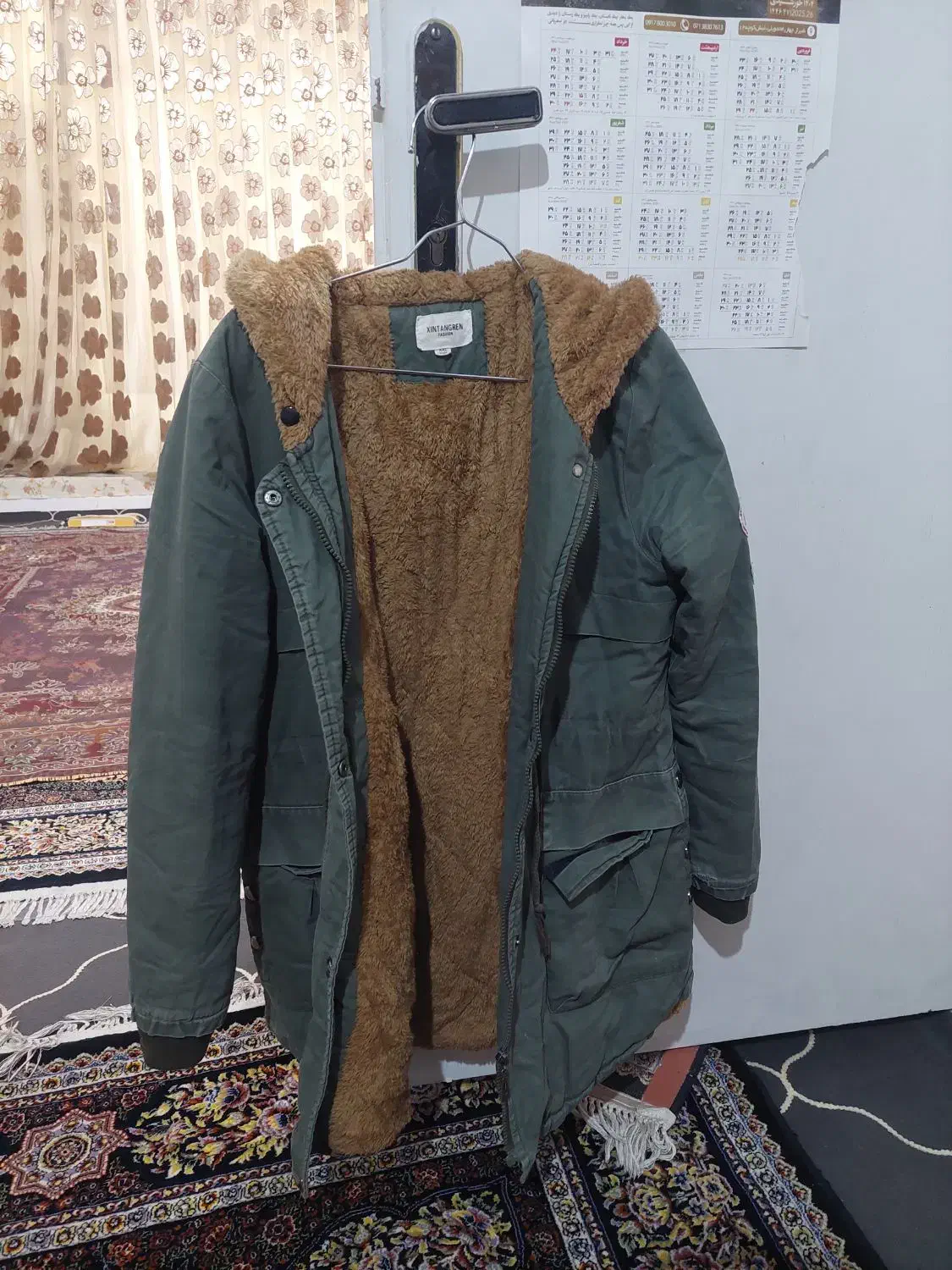 لباس زنانه|لباس|شیراز, سیاه سنگ|دیوار