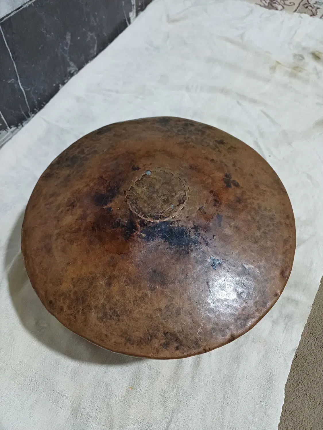 دیگچه مسی|کلکسیون اشیاء عتیقه|تربت جام, پاسداران|دیوار