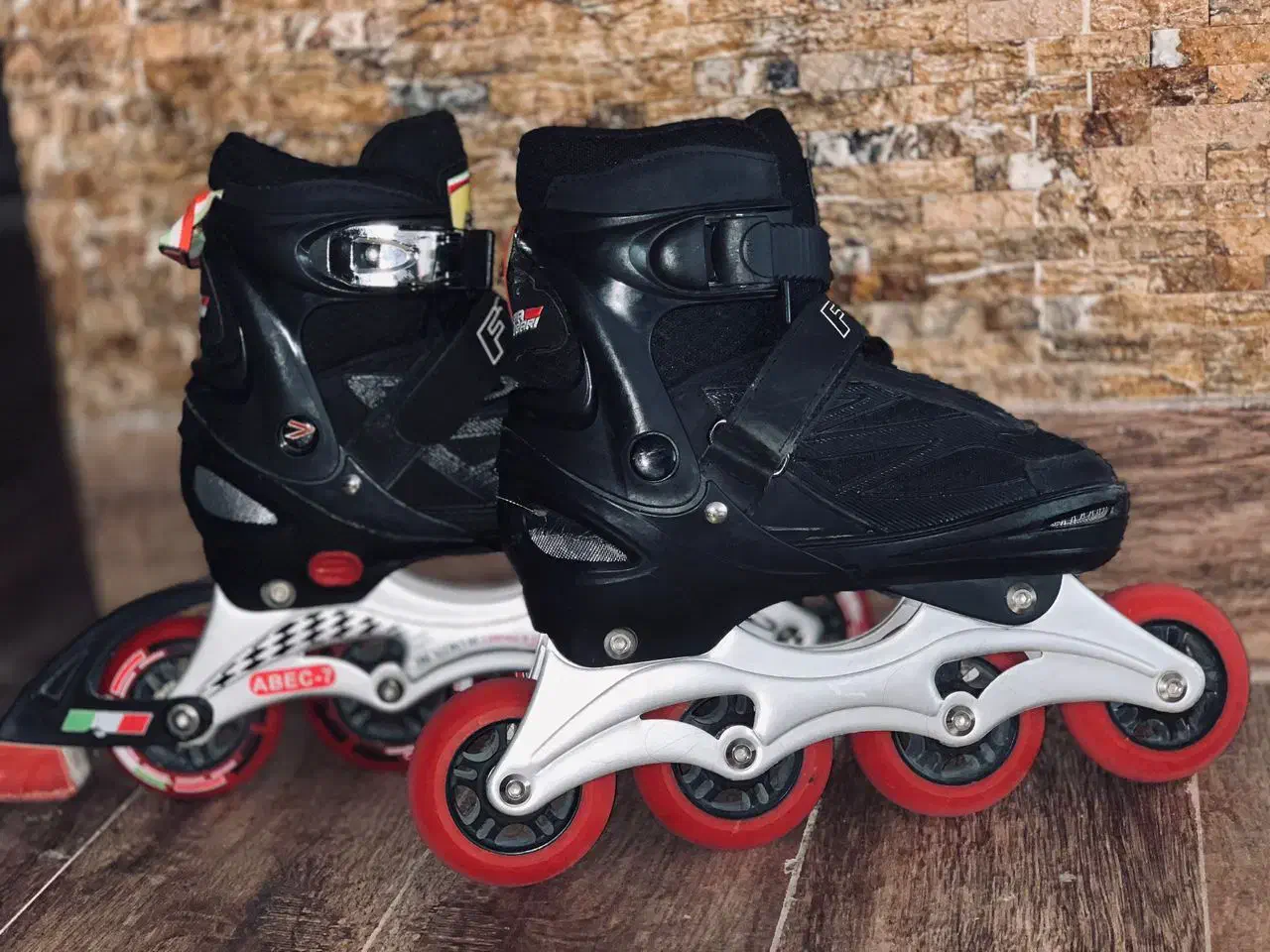 کفش اسکیت فراری اصل|دوچرخه، اسکیت، اسکوتر|فیروزآباد (فارس), |دیوار