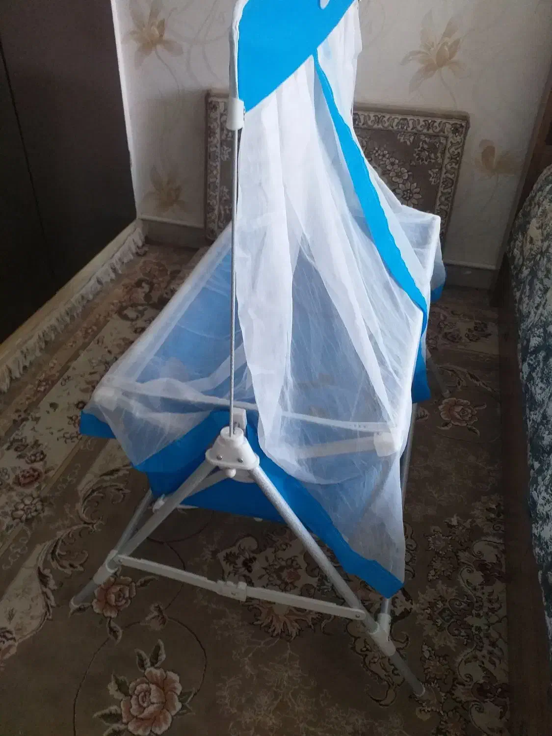گهواره نوزاد|اسباب و اثاث بچه|هشتگرد, فاز ۲ مهستان|دیوار