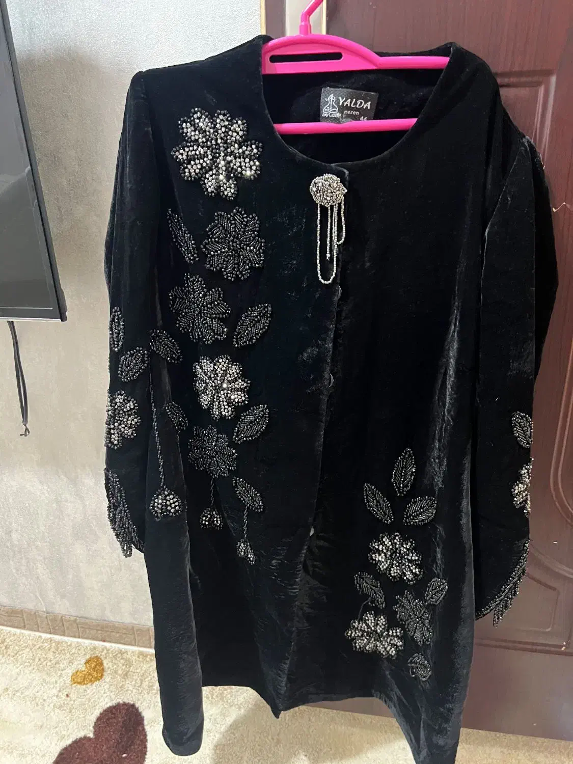 کلی لباس فقط یکبارپوشده شدن|لباس|خوی, |دیوار