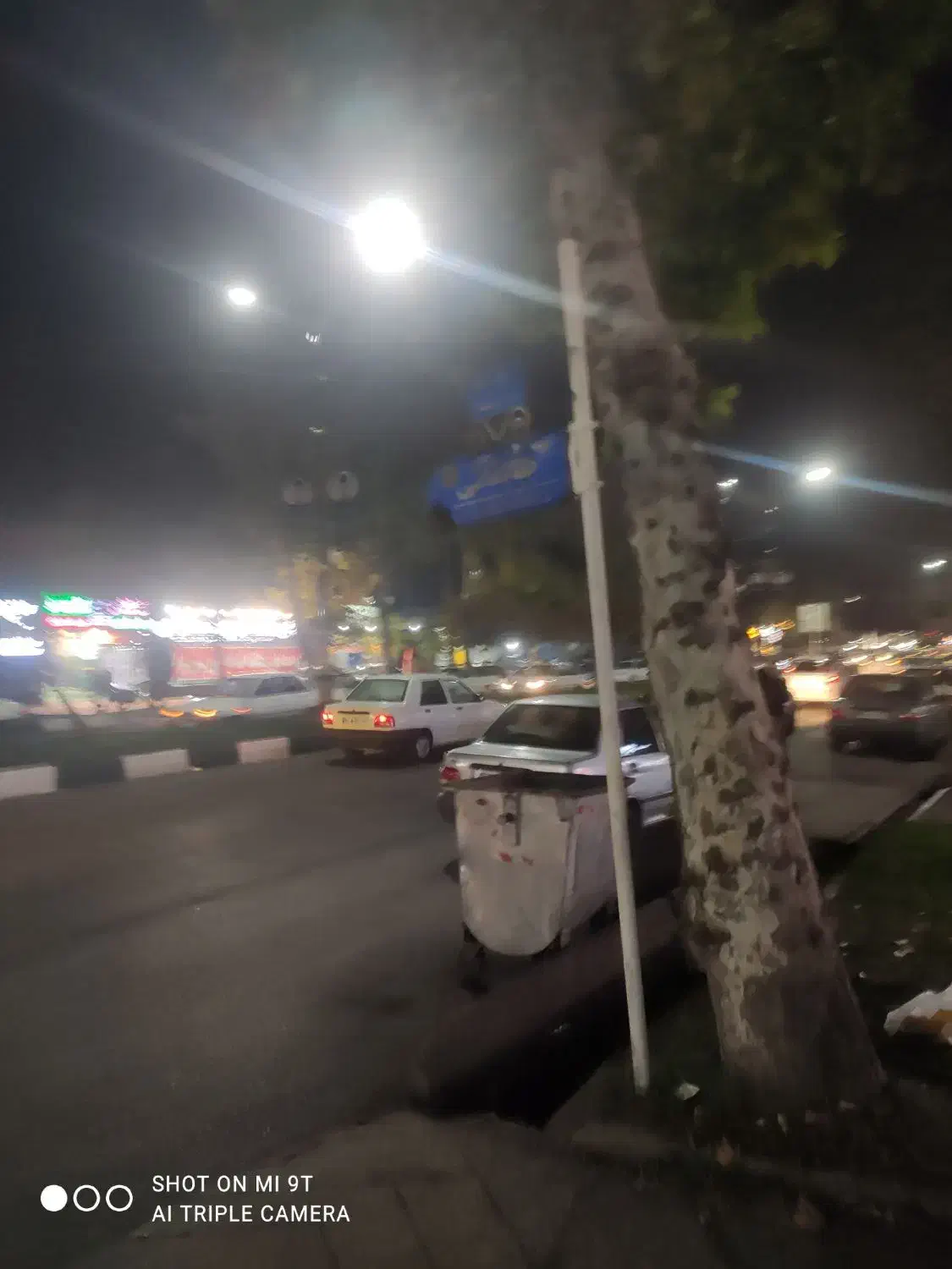 مغازه ۳۰متری رهن کامل|اجارهٔ مغازه و غرفه|رشت, آب و برق|دیوار