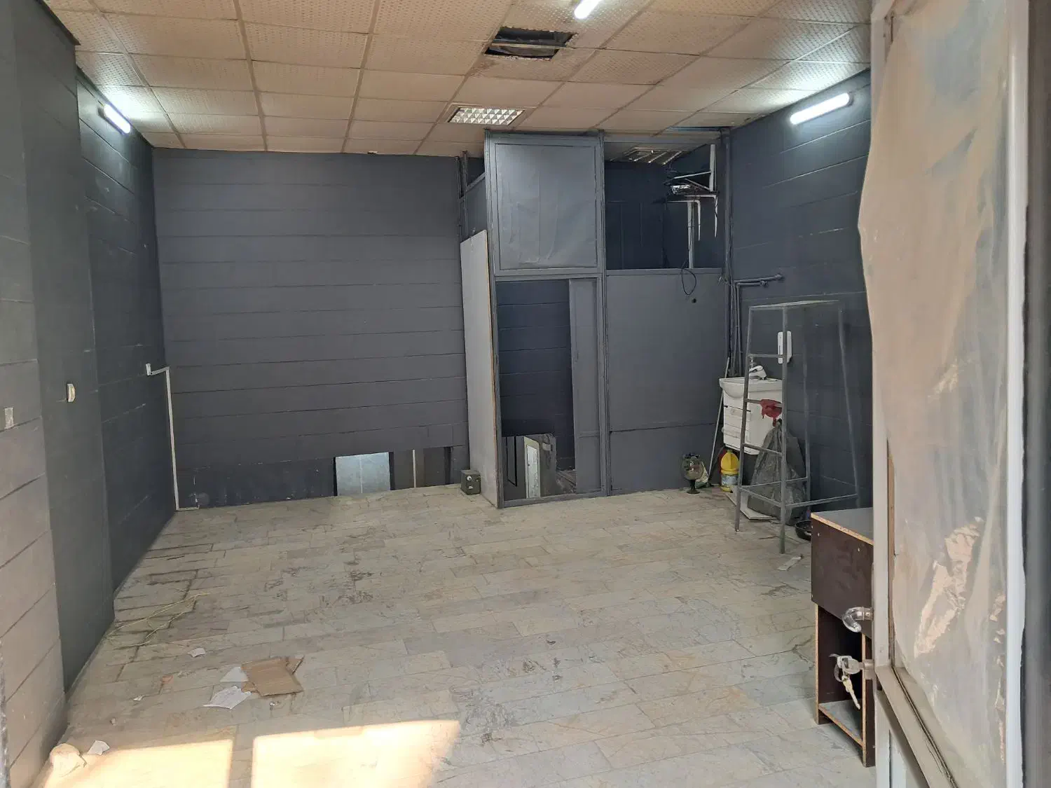 دو دهنه مغازه ۶۰ متری بابرق سه با سرویس بهداشتی|اجارهٔ مغازه و غرفه|تهران, امام زاده عبدالله|دیوار